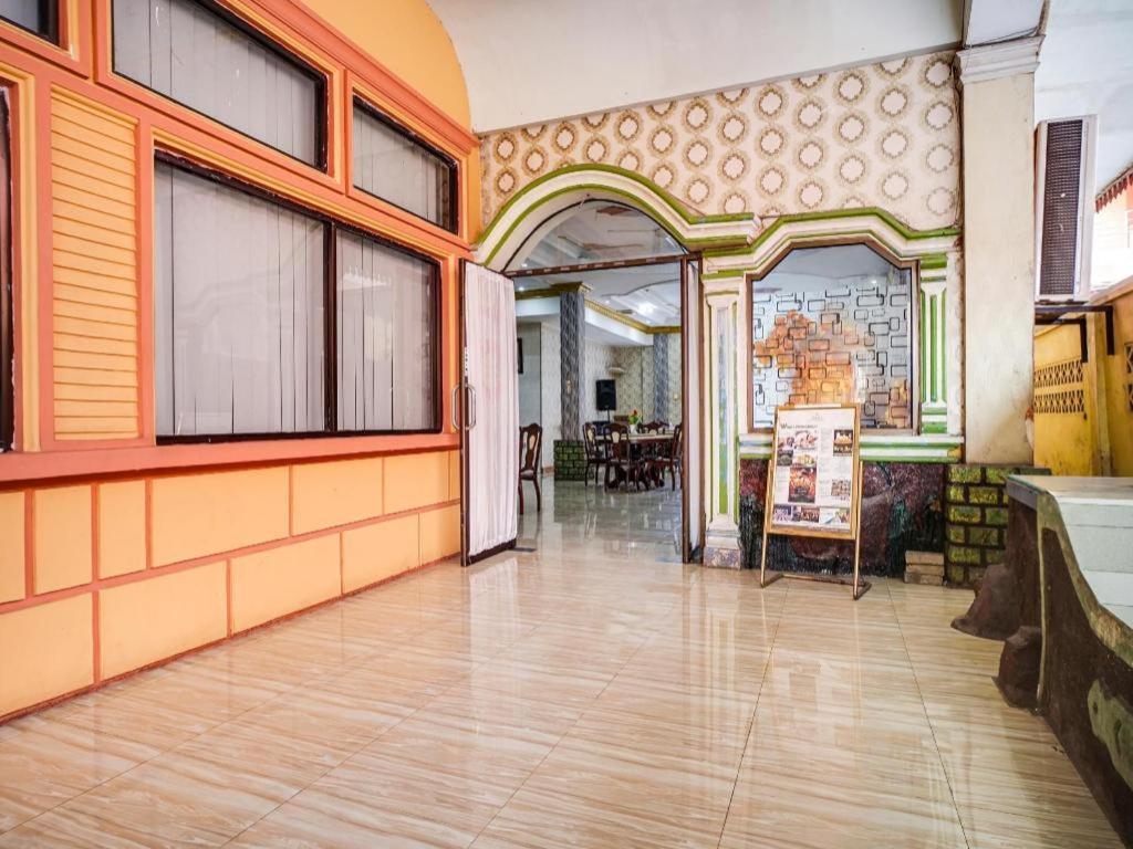 Oyo 1140 Hotel Tresya Tanjung Balai Tanjungbalai Zewnętrze zdjęcie