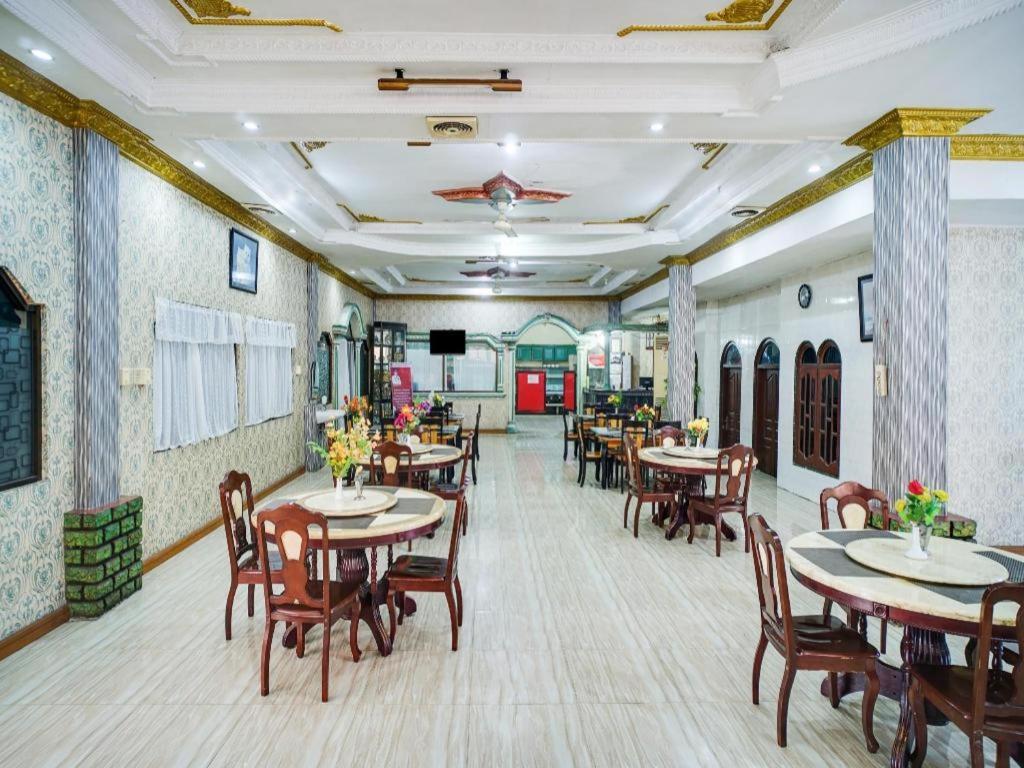 Oyo 1140 Hotel Tresya Tanjung Balai Tanjungbalai Zewnętrze zdjęcie