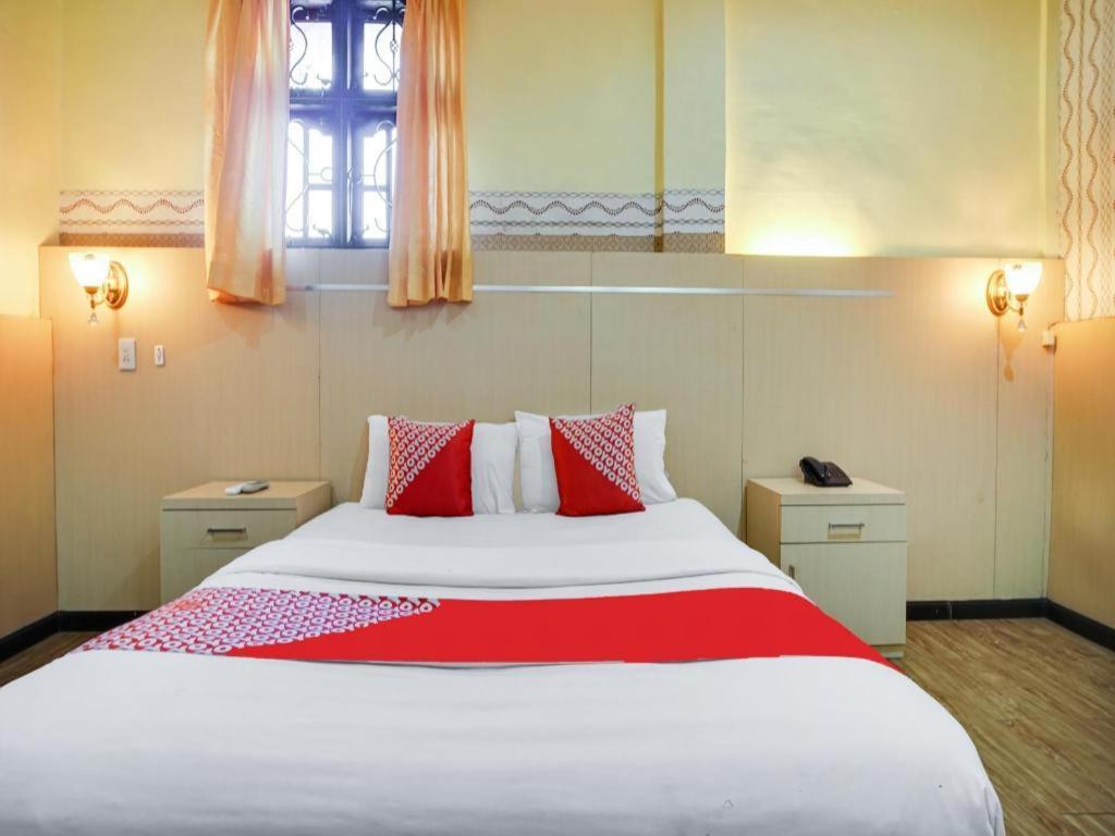 Oyo 1140 Hotel Tresya Tanjung Balai Tanjungbalai Zewnętrze zdjęcie